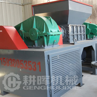 1000型撕碎機(jī)現(xiàn)場(chǎng)1米剪